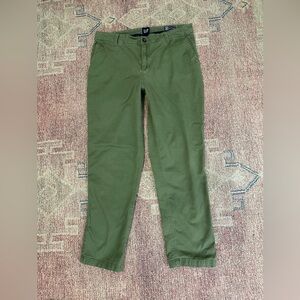 Gap relaxed girlfriend chinos in green size 12 women’s khakis